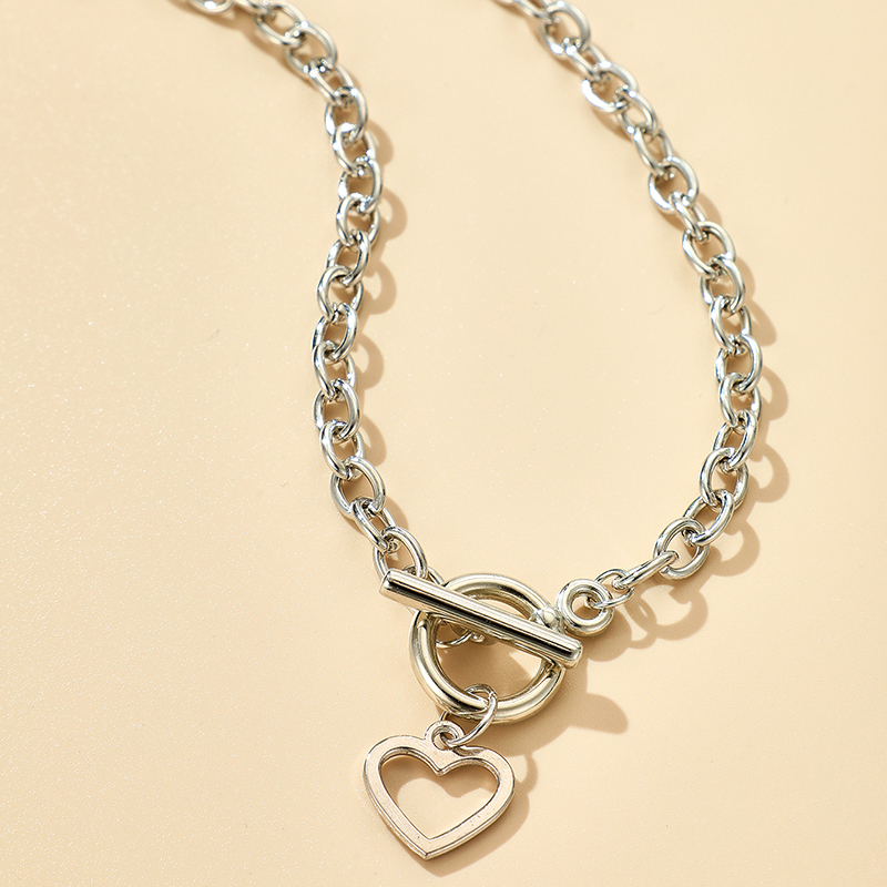 hip-hop punk alloy exaggerated heart-shaped buckle metal necklace