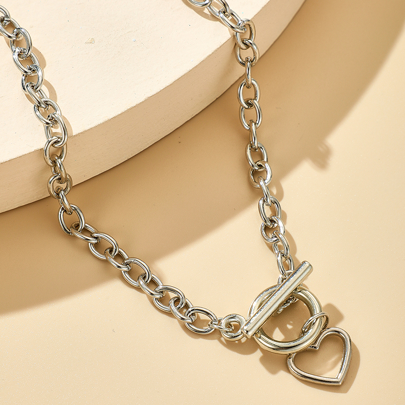 hip-hop punk alloy exaggerated heart-shaped buckle metal necklace