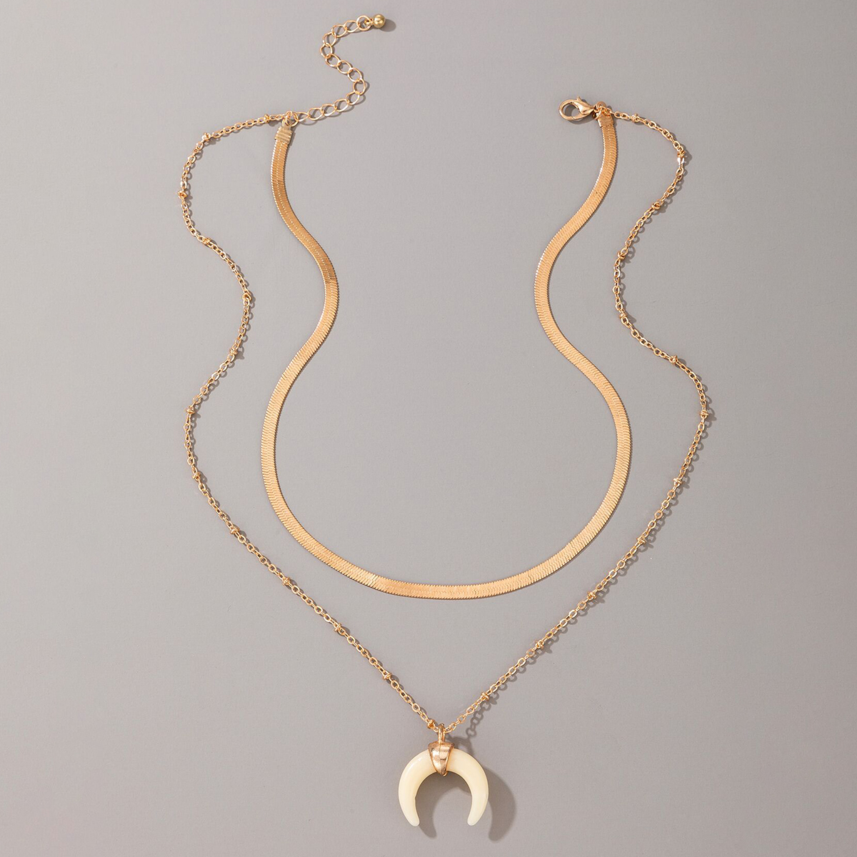 fashion crescent pendant necklace