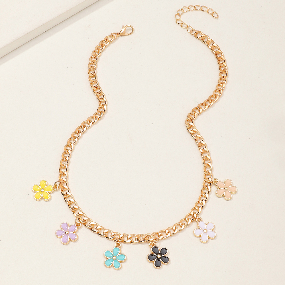 Cute little flower pendant necklace