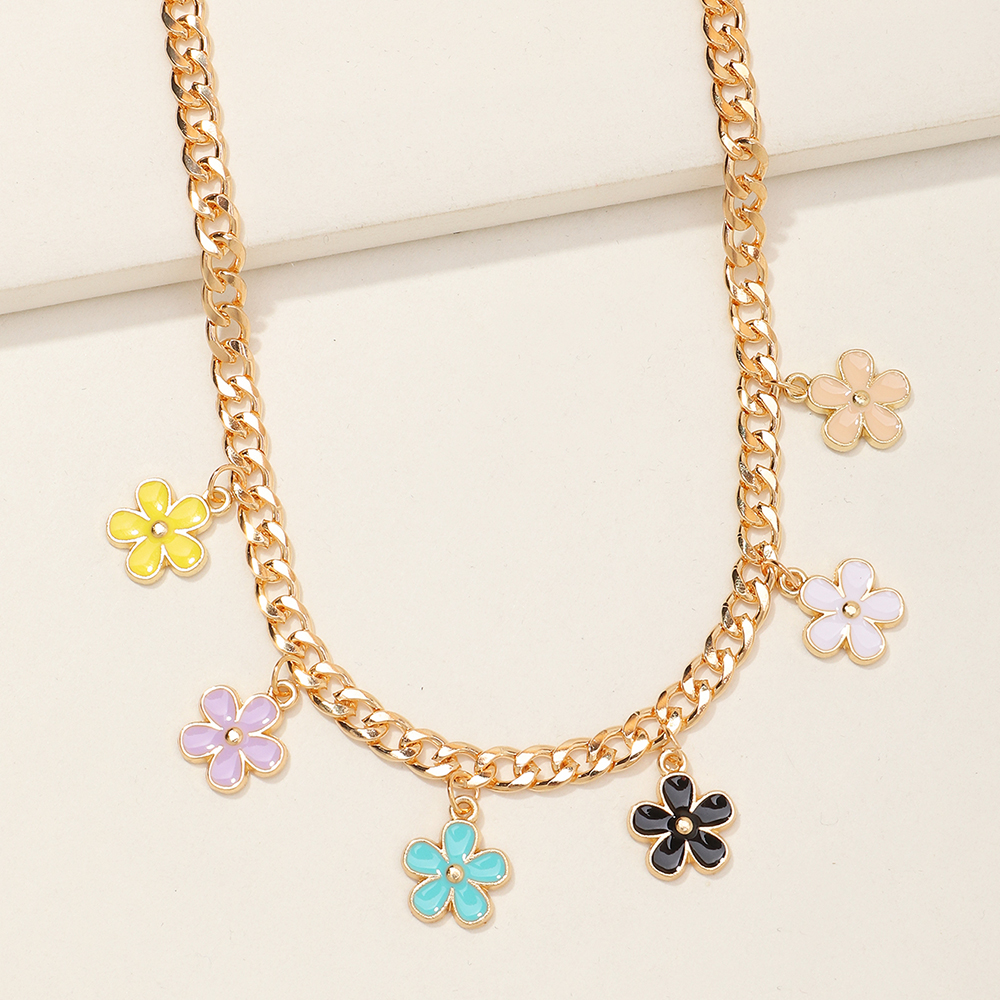 Cute little flower pendant necklace