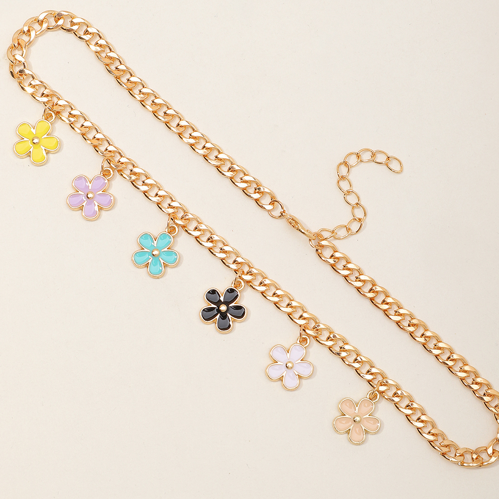 Cute little flower pendant necklace