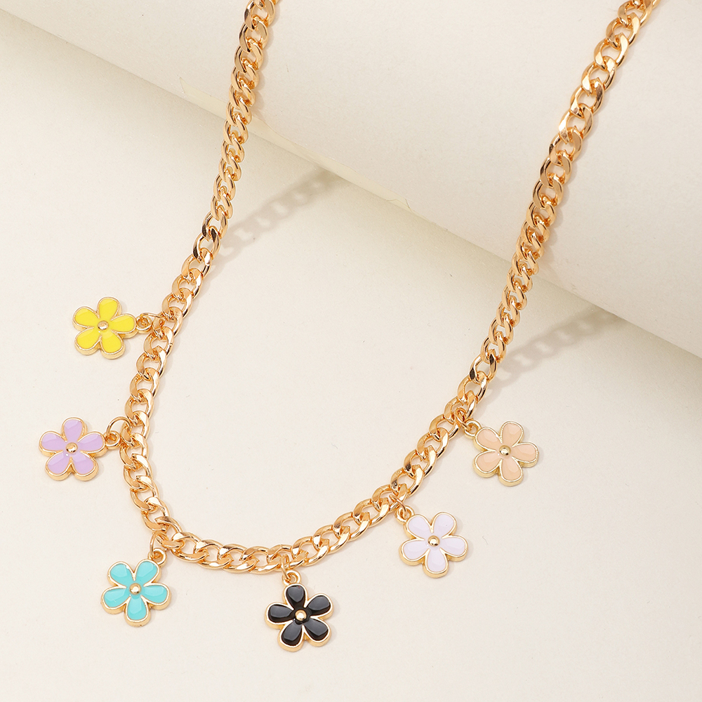 Cute little flower pendant necklace