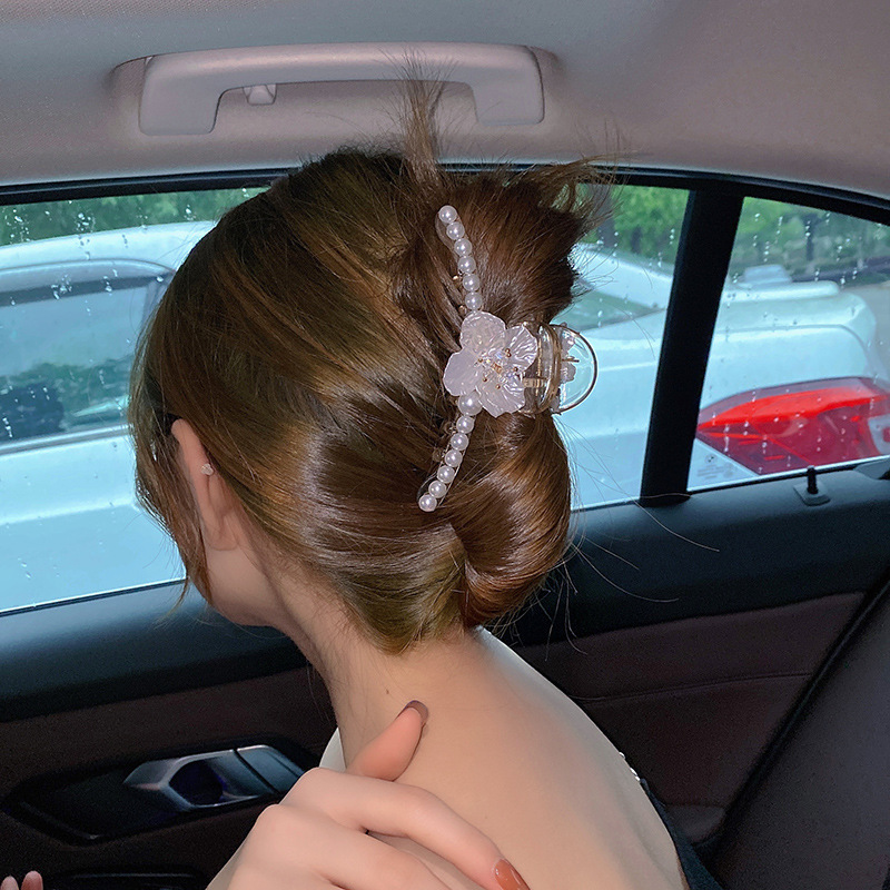 Petal clip female back head 2021 new pearl flower hair clip temperament shark clip hair accessorypicture2