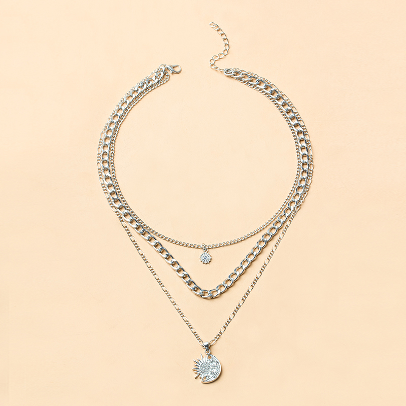 diamantbesetzte dreilagige Halskette mit dicken Ketten mit Stern und Mondpicture5