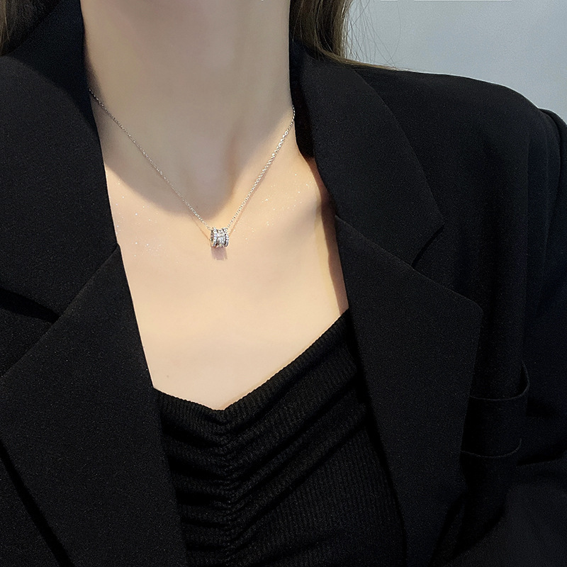 Korean version of titanium steel necklace zircon pendant clavicle chainpicture2