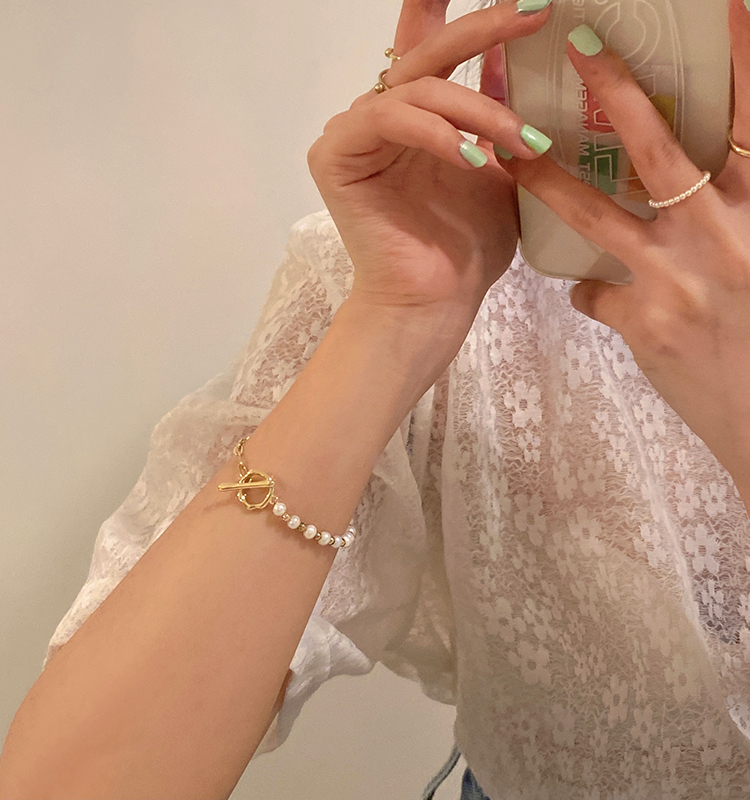 Korean pearl stitching ins tide niche design sense new light luxury bracelet femalepicture4