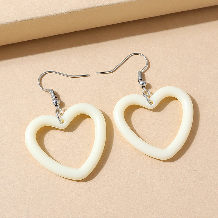 Korean simple fashion hollow resin peach heart earrings wholesalepicture1
