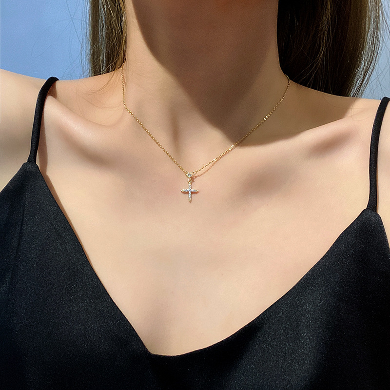 Titanium steel diamond clavicle chain Korean niche simple cross necklace femalepicture2