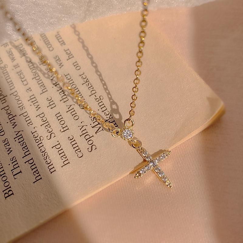 Titanium steel diamond clavicle chain Korean niche simple cross necklace femalepicture3