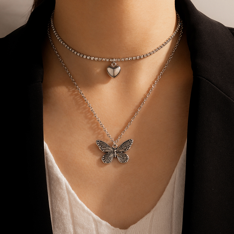 Fashion Simple Retro Silver Heart Full Rhinestone Butterfly Pendant Doublelayer Necklacepicture2