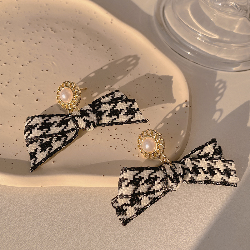 Autumn and winter checkerboard bow fabric earringspicture3