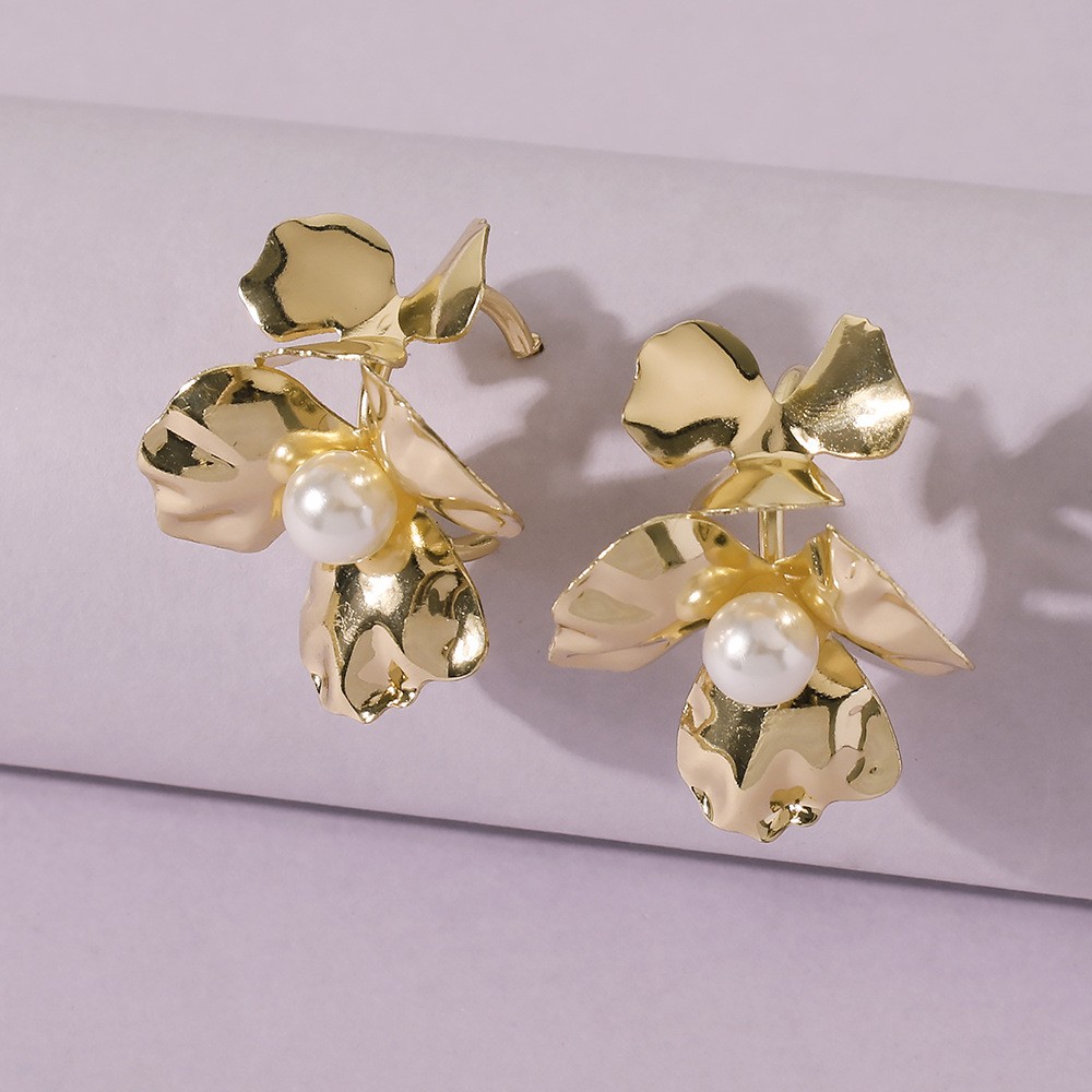 retro palace style flower inlaid pearl alloy earrings wholesalepicture3