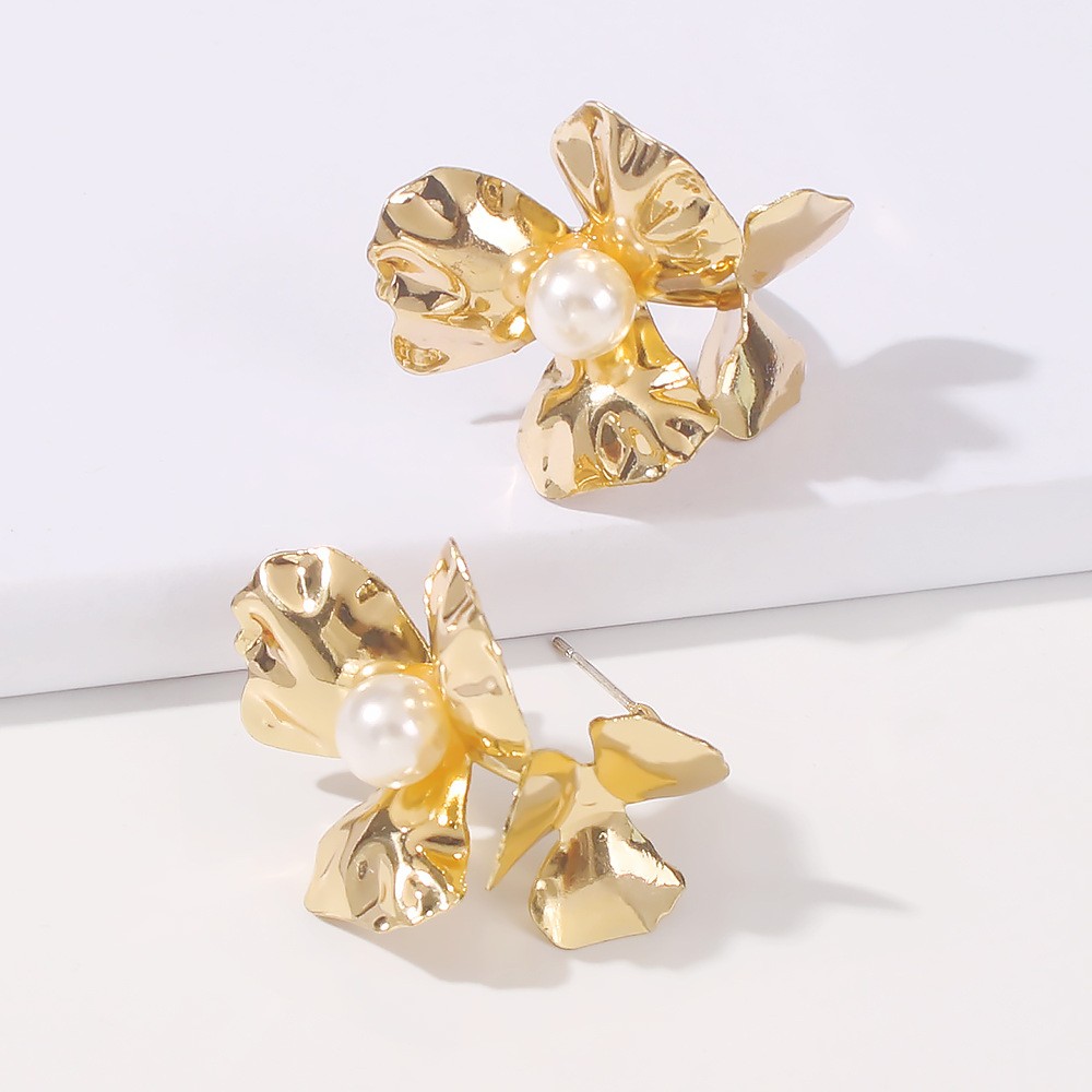 retro palace style flower inlaid pearl alloy earrings wholesalepicture5