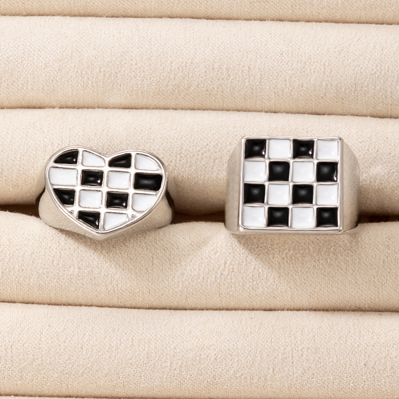 hiphop simple ring black and white heart geometric checkerboard ring twopiecepicture6