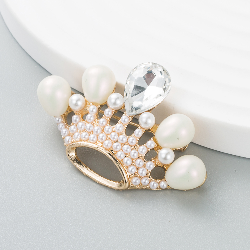 Nouveaux accessoires corens simples de broche de diamant de couronne de perle en grospicture5
