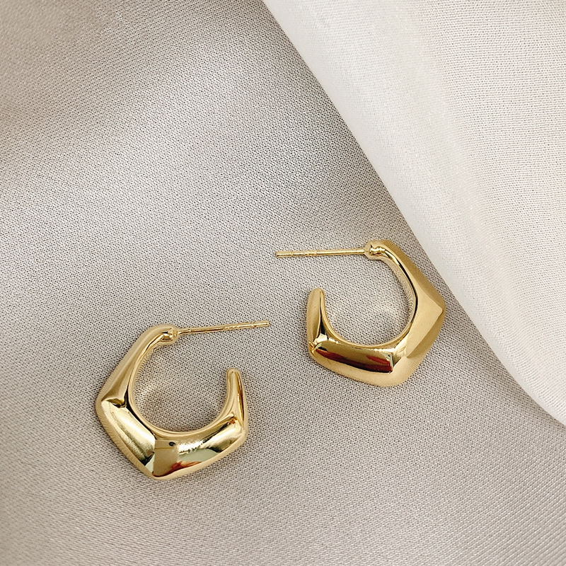 European and American minimalist geometric metal cshaped niche personality earringspicture3
