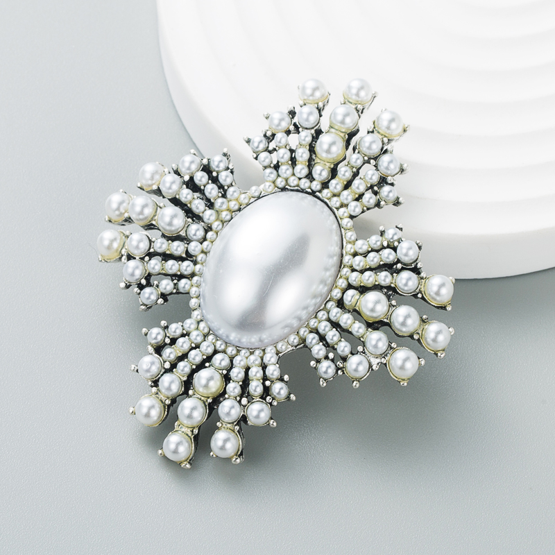 fashion party corsage trend alloy diamond pearl geometric brooch female broochpicture5