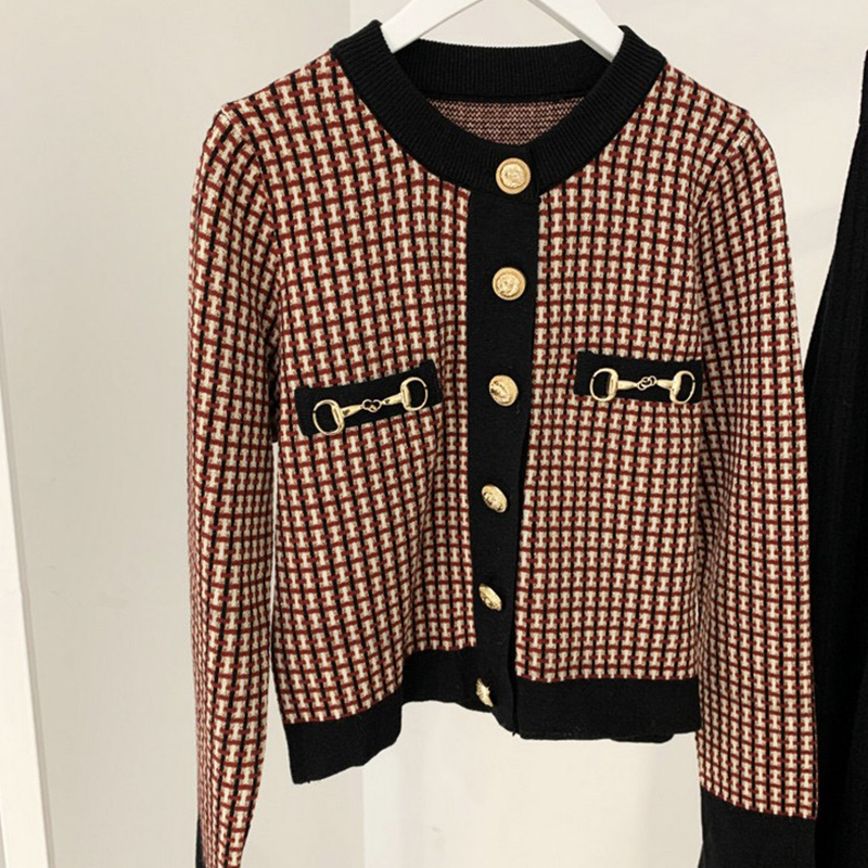 Pull cardigan court deux pices  carreaux tailleur jupe longue plisse en tricot noirpicture2