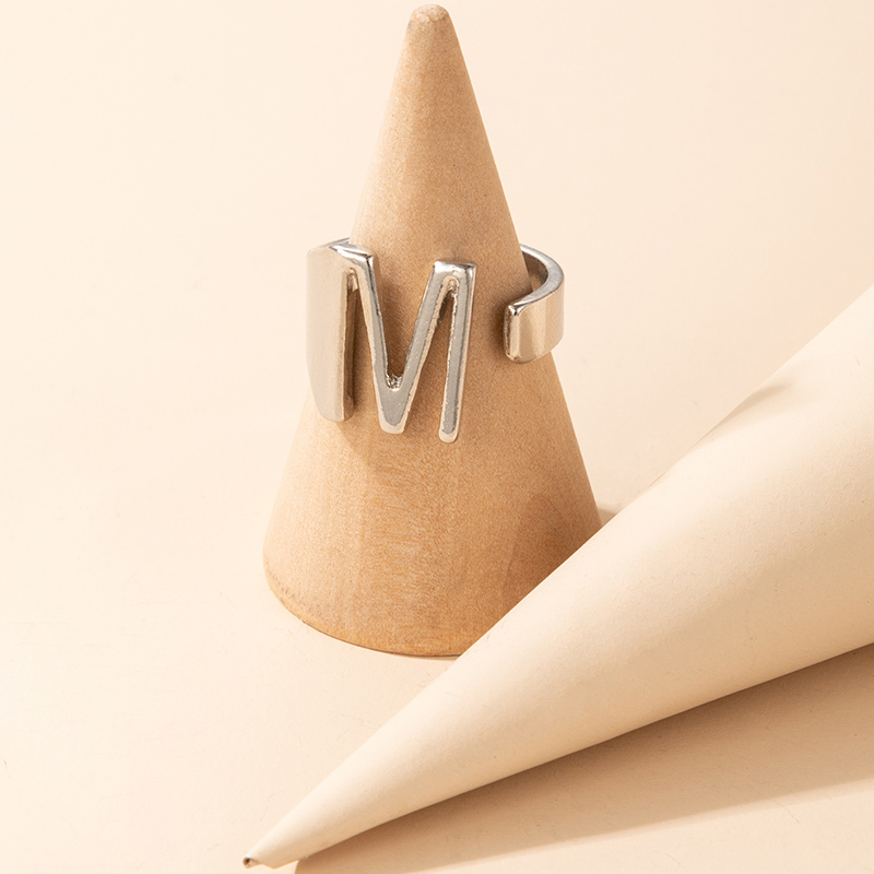 new fashion simple letter M ring