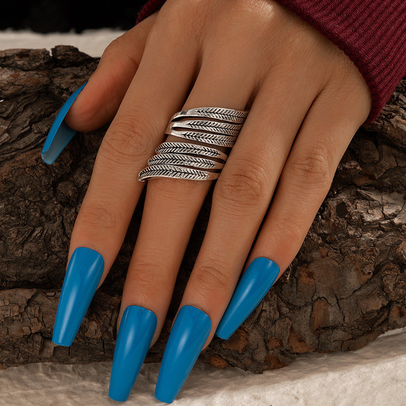 Exaggerated Leaf Feather Shape Ring