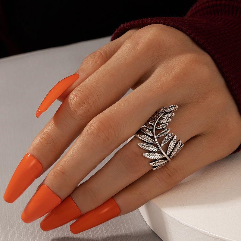 retro style Bohemian leaf ring