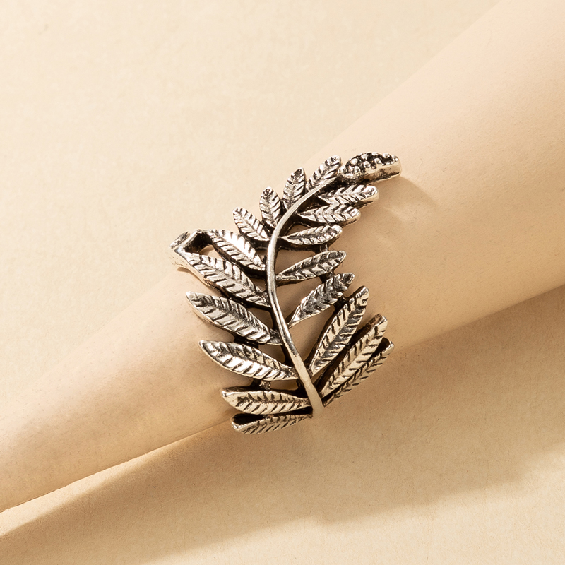 retro style Bohemian leaf ring