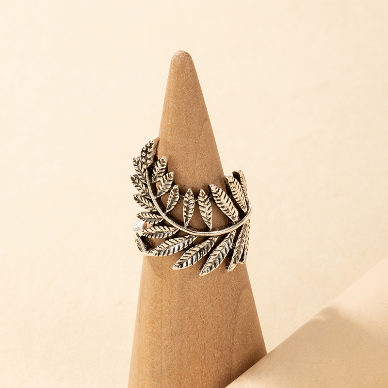 retro style Bohemian leaf ring