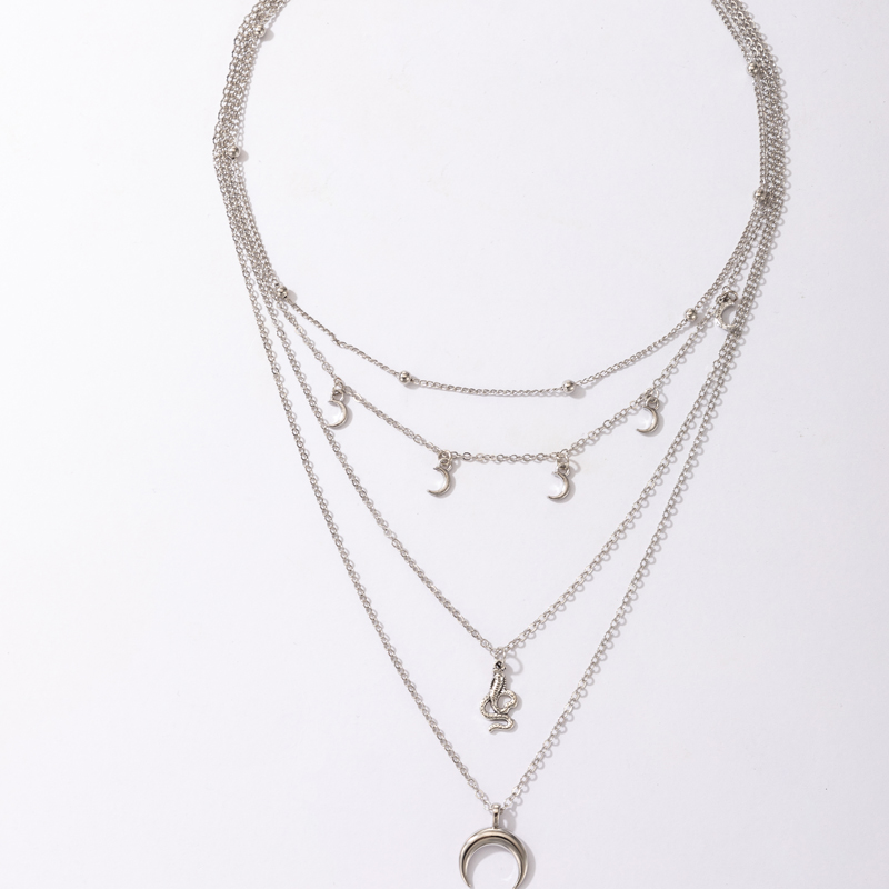 Nouveau collier  quatre couches avec pendentif lune en forme de serpent simple NHGY335787picture8