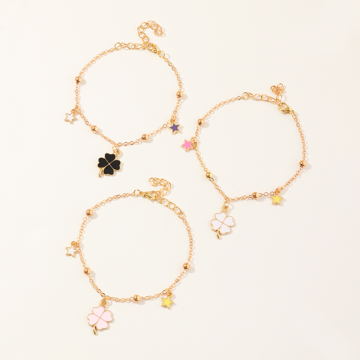 Simple four-leaf metal bracelet set