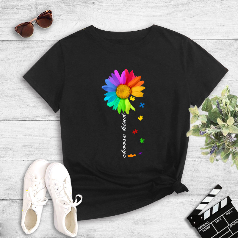 Camiseta con estampado inglés de girasol en contraste NHZN345161