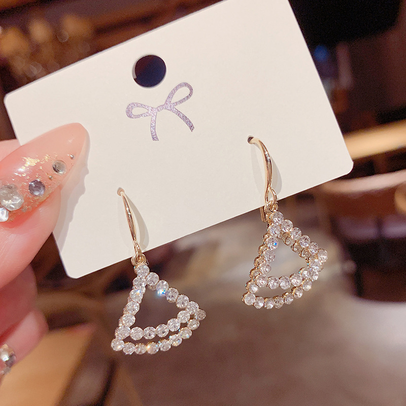 fashion new style Fanshaped diamond rhinestones earringspicture3