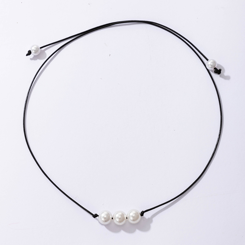 simple three pearl string necklacepicture1