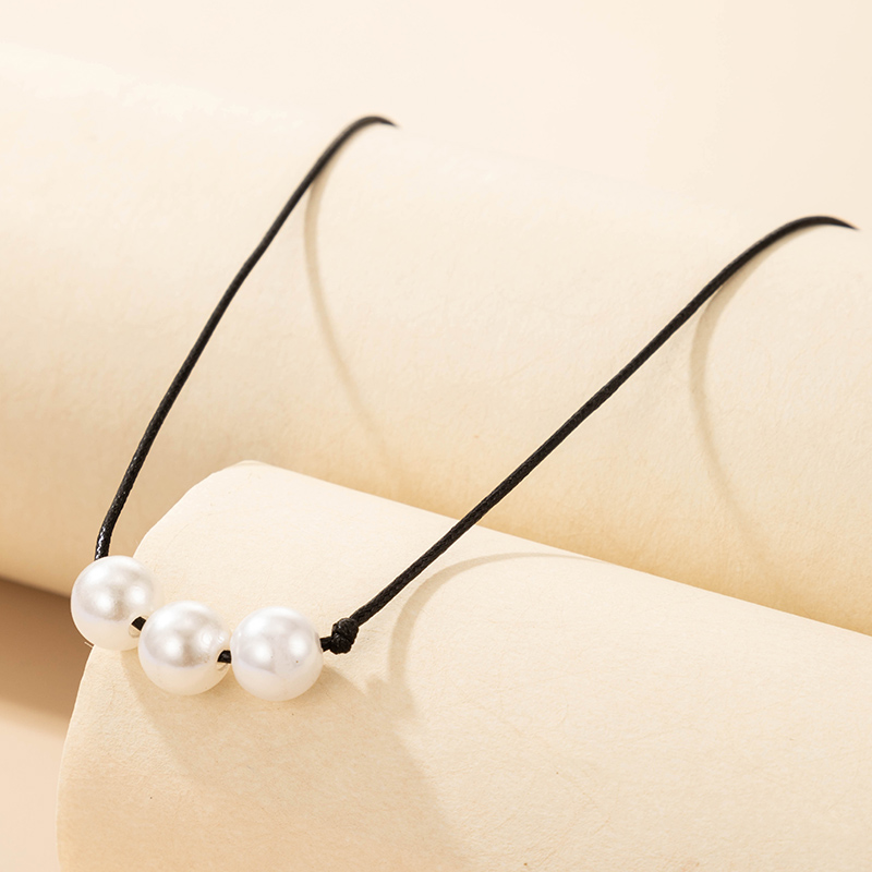 simple three pearl string necklacepicture4
