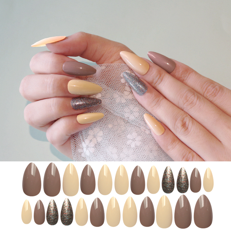 Fashion fake nails with long pointed endspicture1