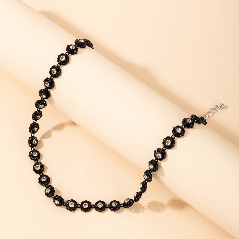 Nihaojewelry simple clavicle chain black flower necklace wholesale jewelry