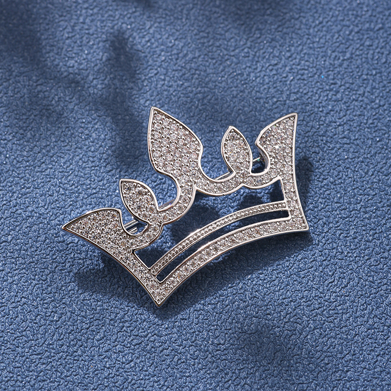 broche en forme de couronne rtro en gros Nihaojewelrypicture1