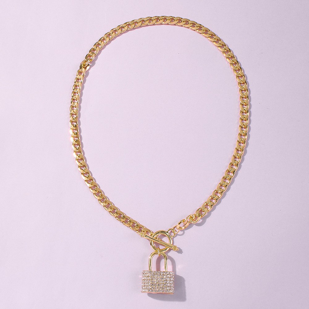 fashion punk style diamond lock pendent golden necklace wholesale Nihaojewelry