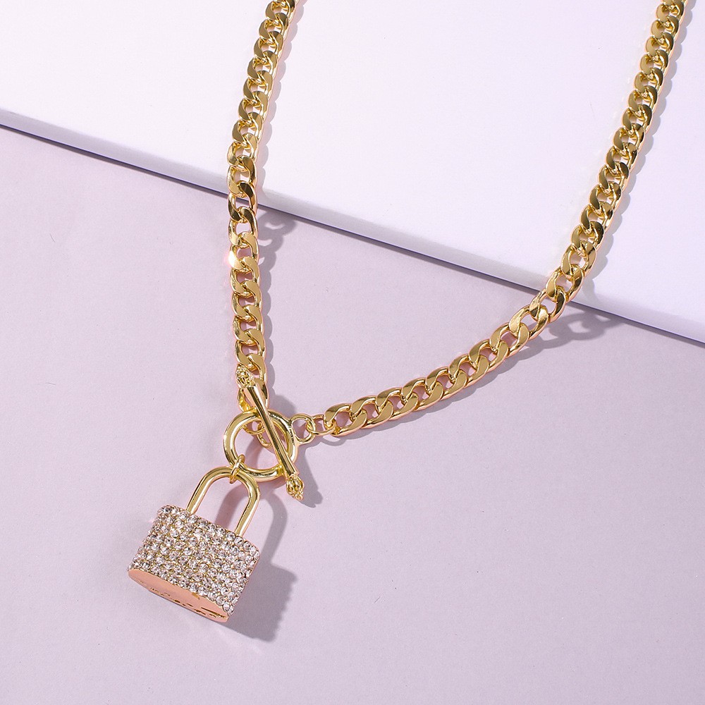 fashion punk style diamond lock pendent golden necklace wholesale Nihaojewelry