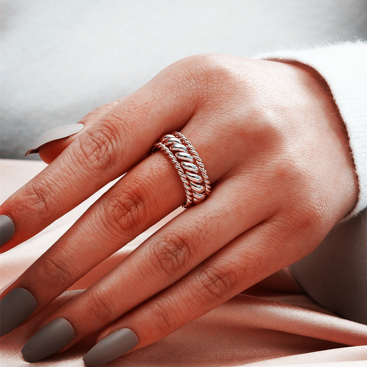 Koreanischer RetroTwist offener Ring Mode Senior Zeigefinger Temperament weiblicher Ringpicture1