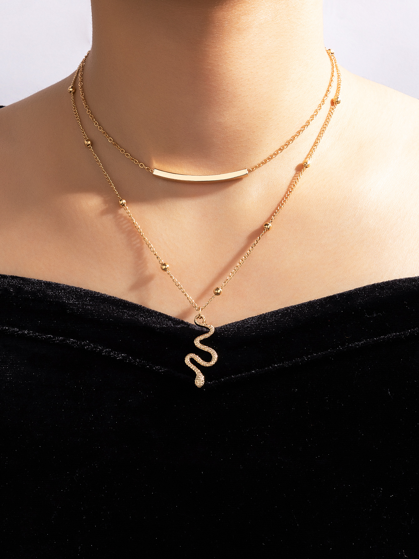 Europischer und amerikanischer grenzberschreitender neuer kreativer Schmuck goldene geometrische mehrschichtige Halskette schlangenfrmige doppelschichtige Halskettepicture7