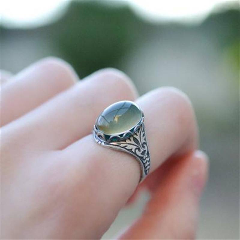 Temperature Sensing Color Changing Retro Round Engagement Ring