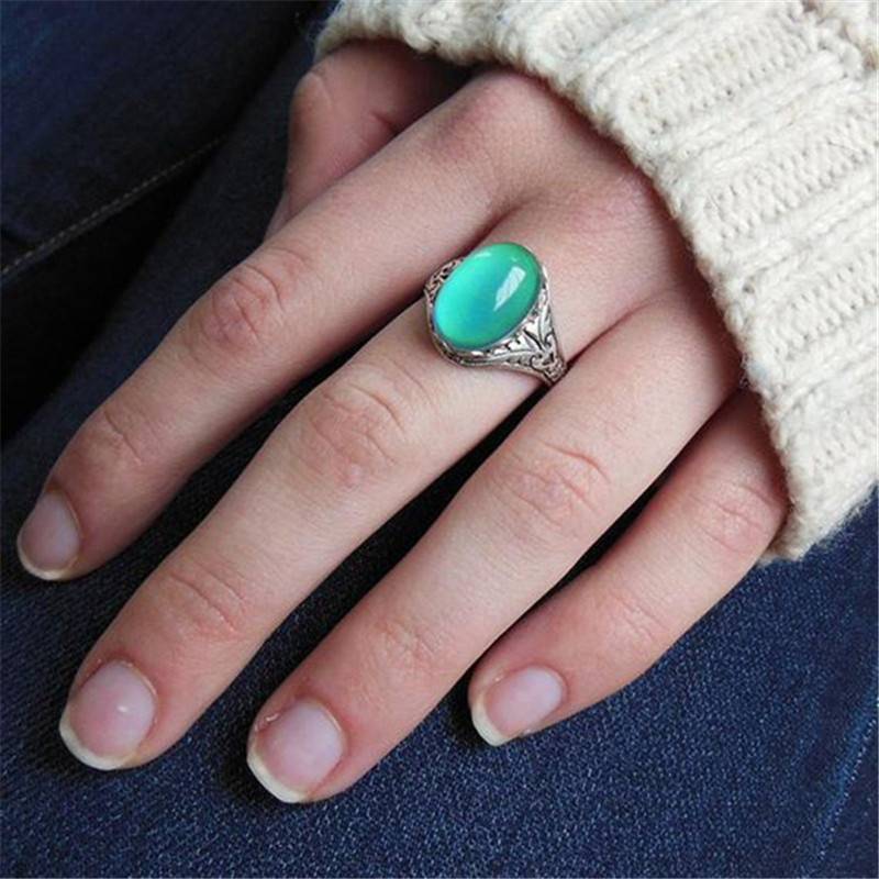 Temperature Sensing Color Changing Retro Round Engagement Ring