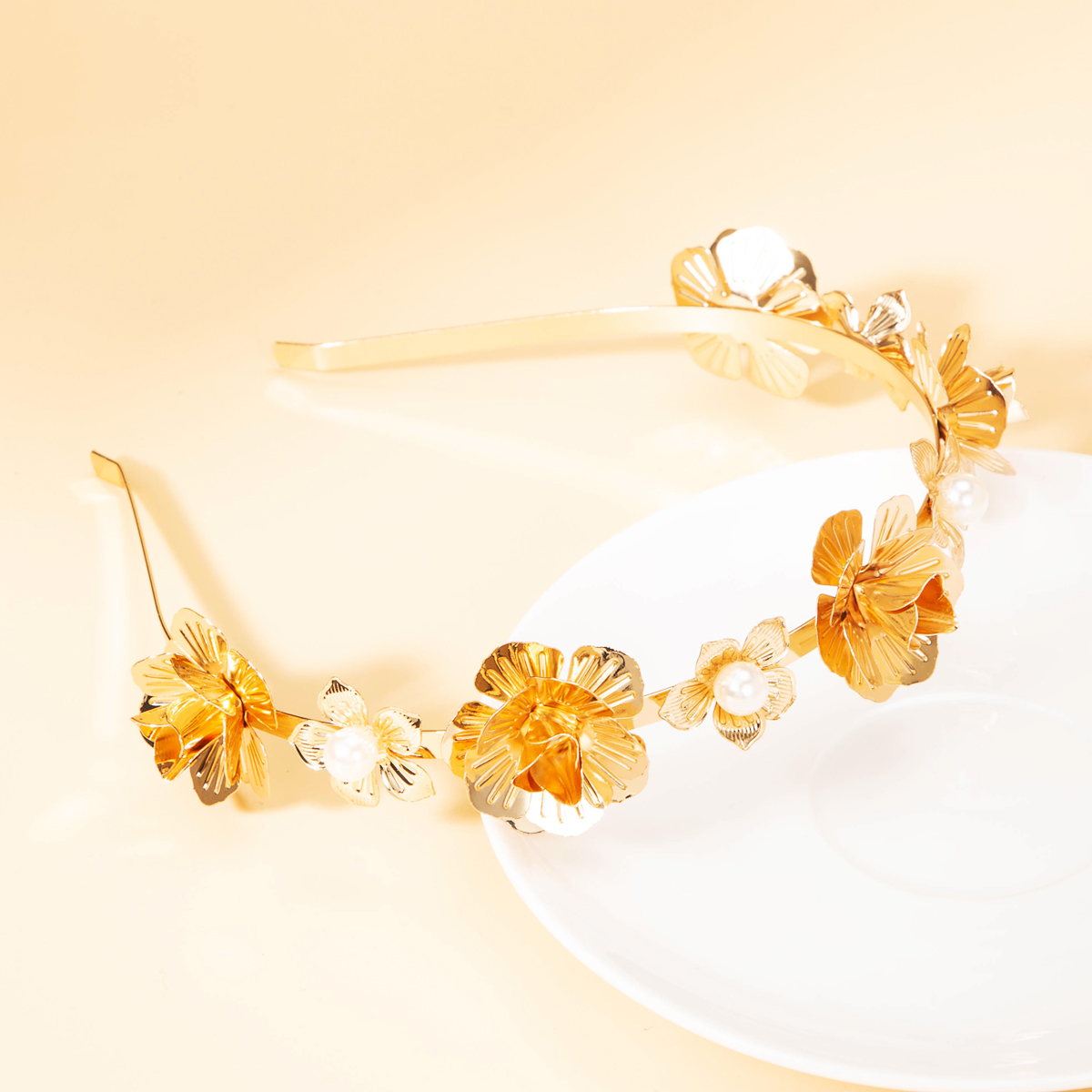 pearl flower golden Metal Flower Decorative Headband2