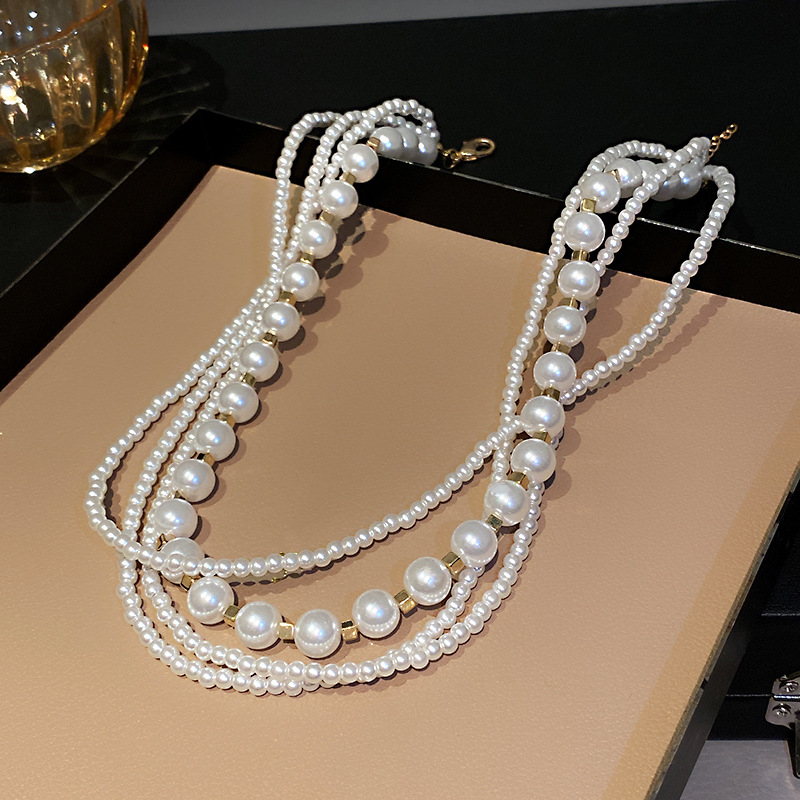 Fashion New Multilayer Pearl Necklace Clavicle Chainpicture3
