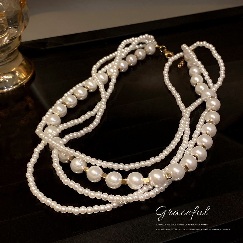Fashion New Multilayer Pearl Necklace Clavicle Chainpicture5