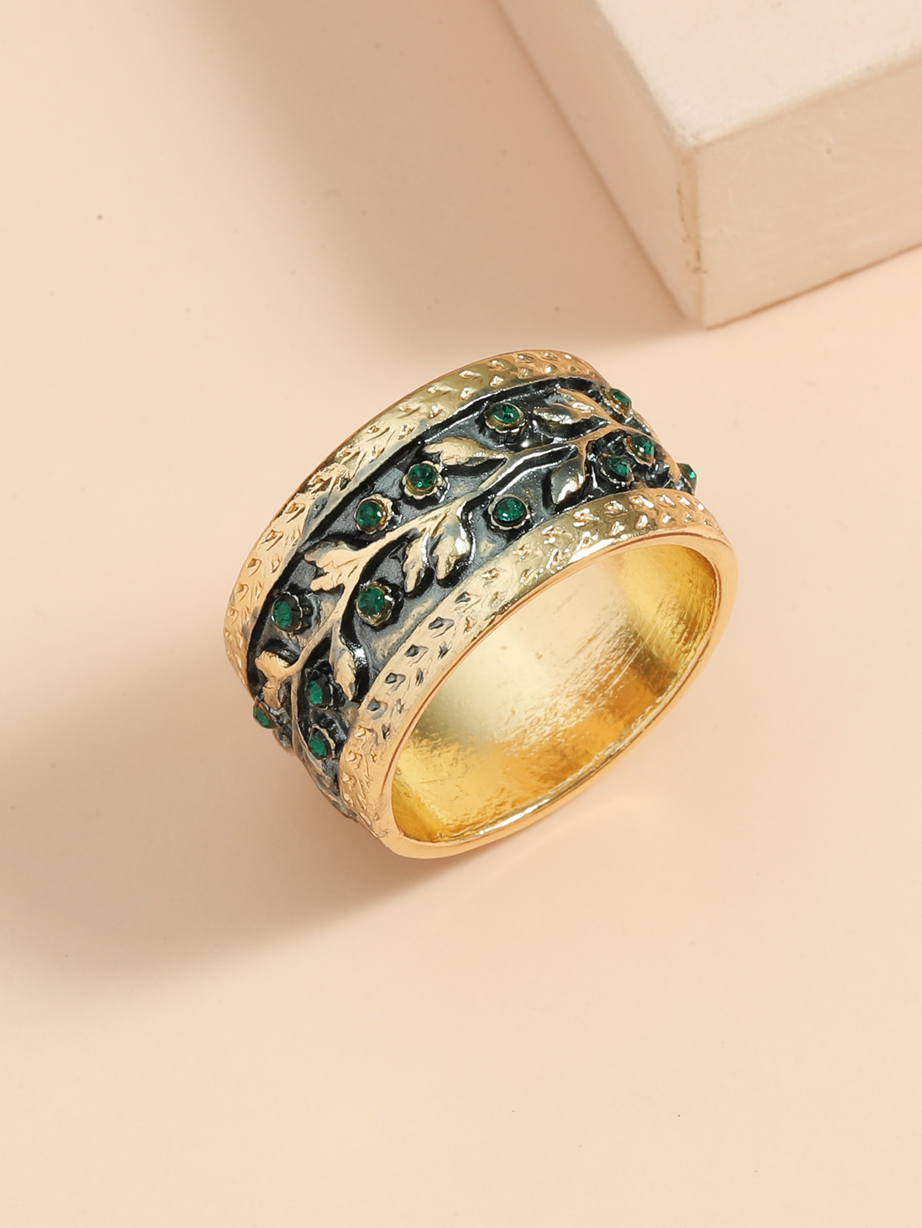 creative arabesque branches and leaves inlaid azalea stone alloy ring