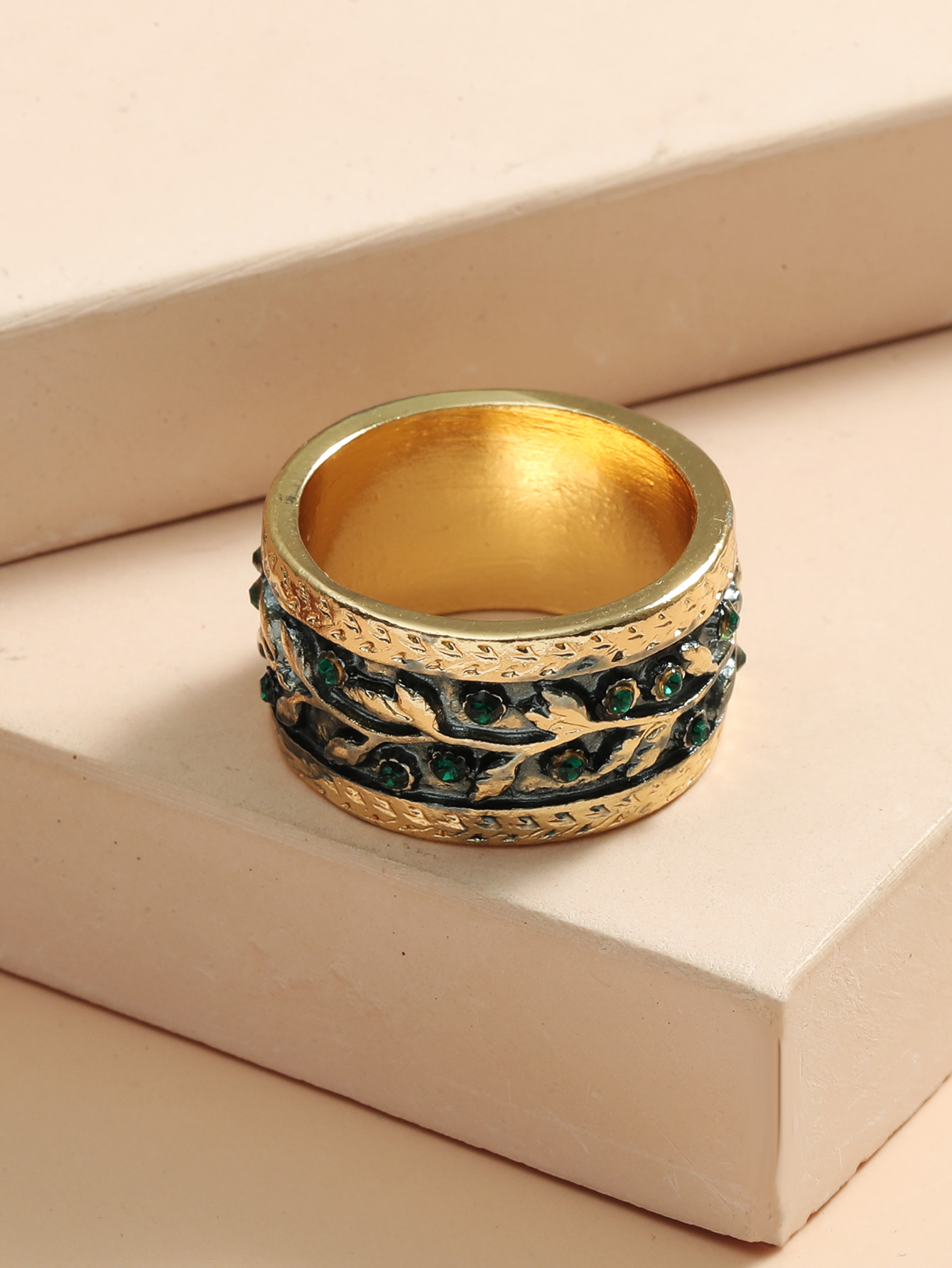 creative arabesque branches and leaves inlaid azalea stone alloy ring