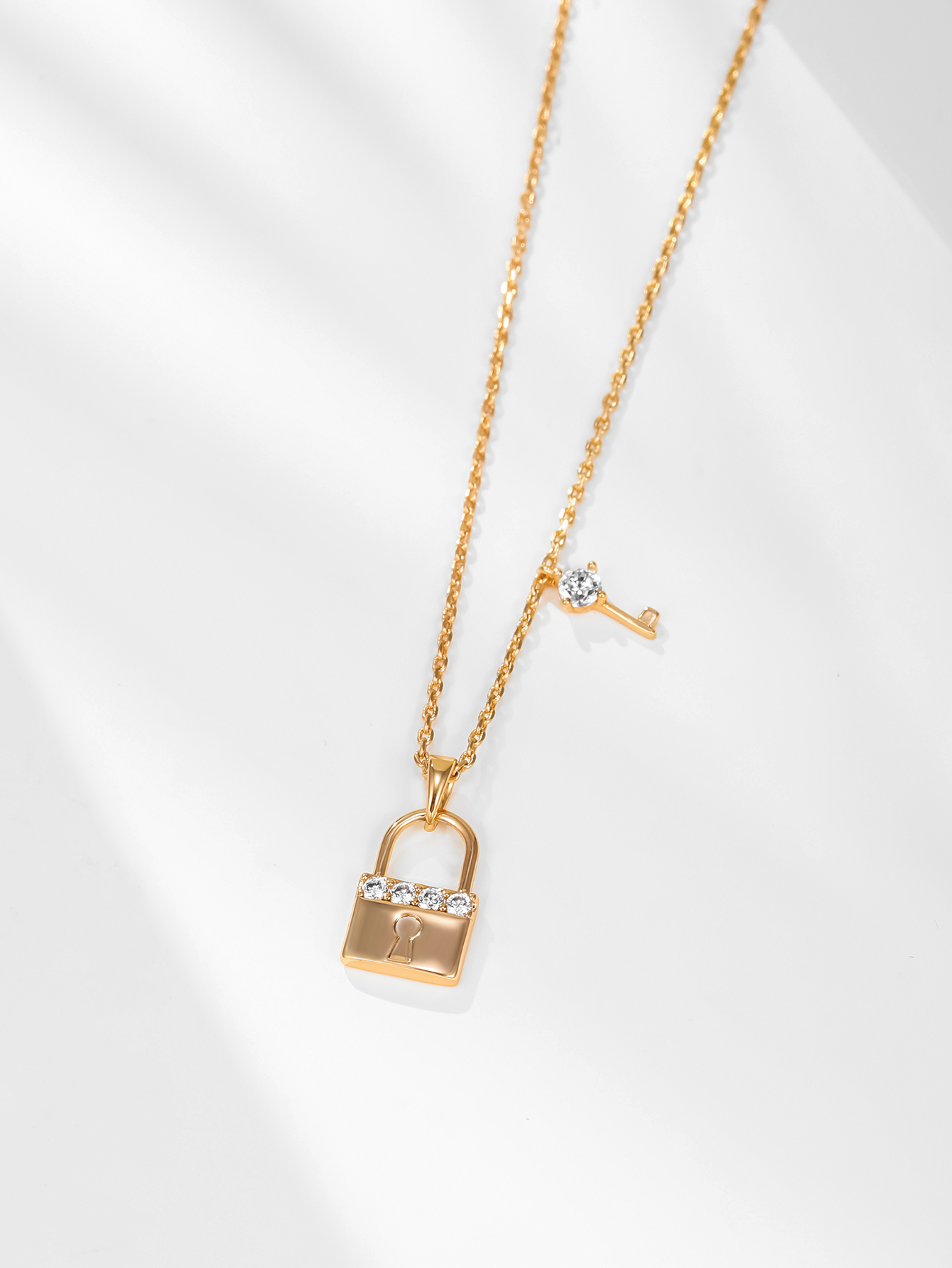 fashion small lock key pendant copper inlaid zircon clavicle chainpicture3