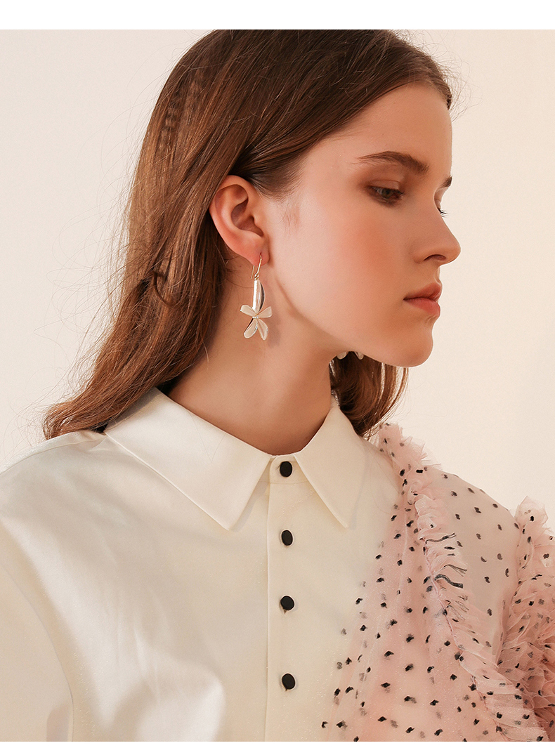 White flower earrings female Korean new alloy ear jewelrypicture1